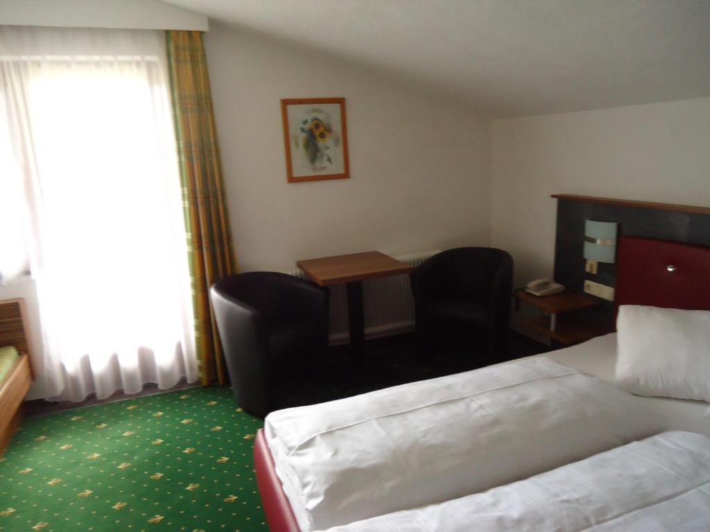Hotel Dorfgasthof Schloesslstube Stuhlfelden Bilik gambar