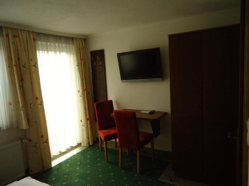 Hotel Dorfgasthof Schloesslstube Stuhlfelden Bilik gambar