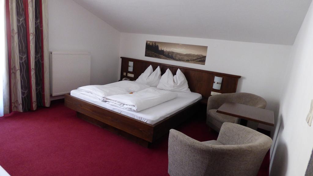 Hotel Dorfgasthof Schloesslstube Stuhlfelden Luaran gambar